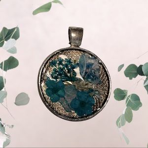 Real flowers Teal Bouquet necklace